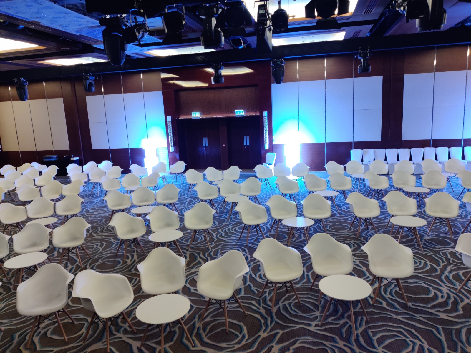 Tulip Eames Scandavian Armchair Rental Dubai and Scanadivian round coffee table for rent in Dubai or Wooden leg coffee table for rent in Dubai, Abu Dhabi and UAE