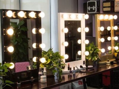 Make Up Mirrors for rent in Dubai, Abu Dhabi and UAE, Training institutions use, corporate events, shows, concerts, influencers